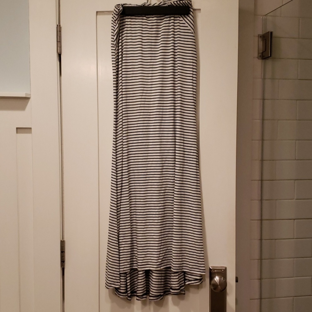 Pleione Maxi skirt black white stripe xs